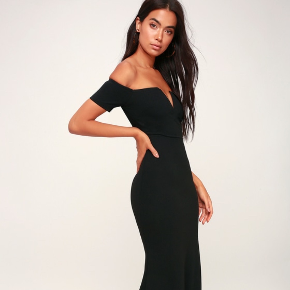 Lulu's Lynne Black Off-the-Shoulder Maxi Dress M